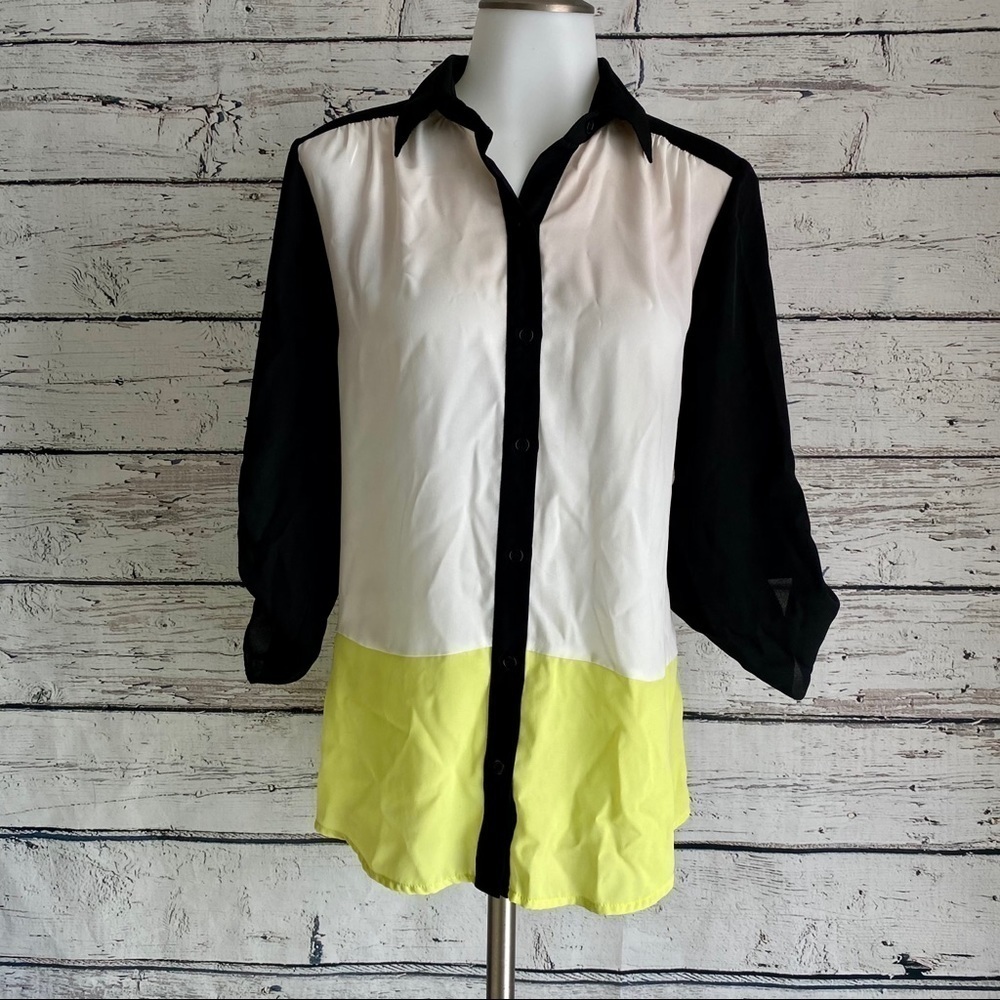 Black, white and yellow Maurices blouse